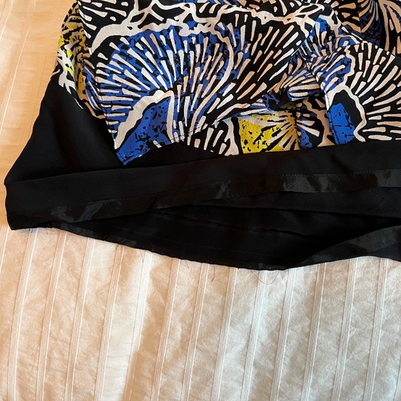 BCBG Max Azria Silk Geometric Dress - Picture 10 of 10